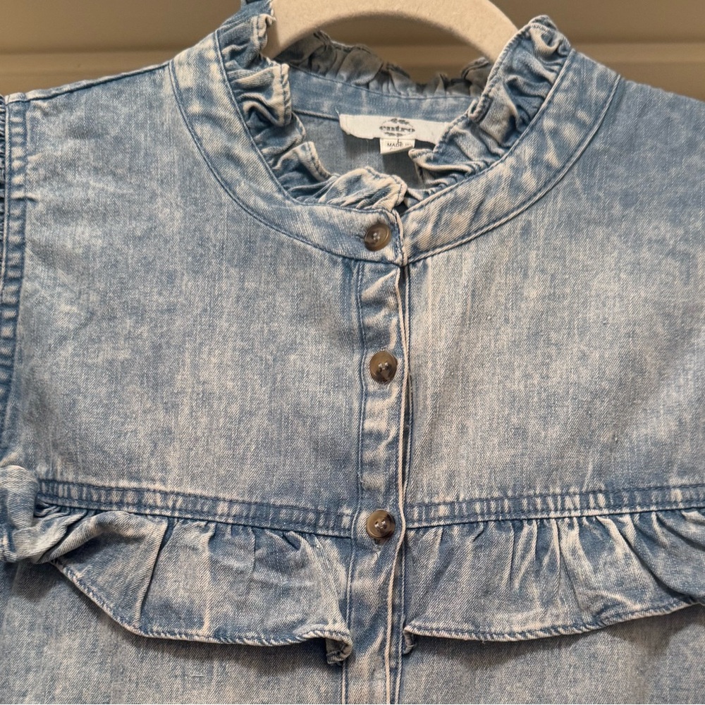 Like New Entro Ruffled Denim Sleeveless Top Size Large - Picture 4 of 5